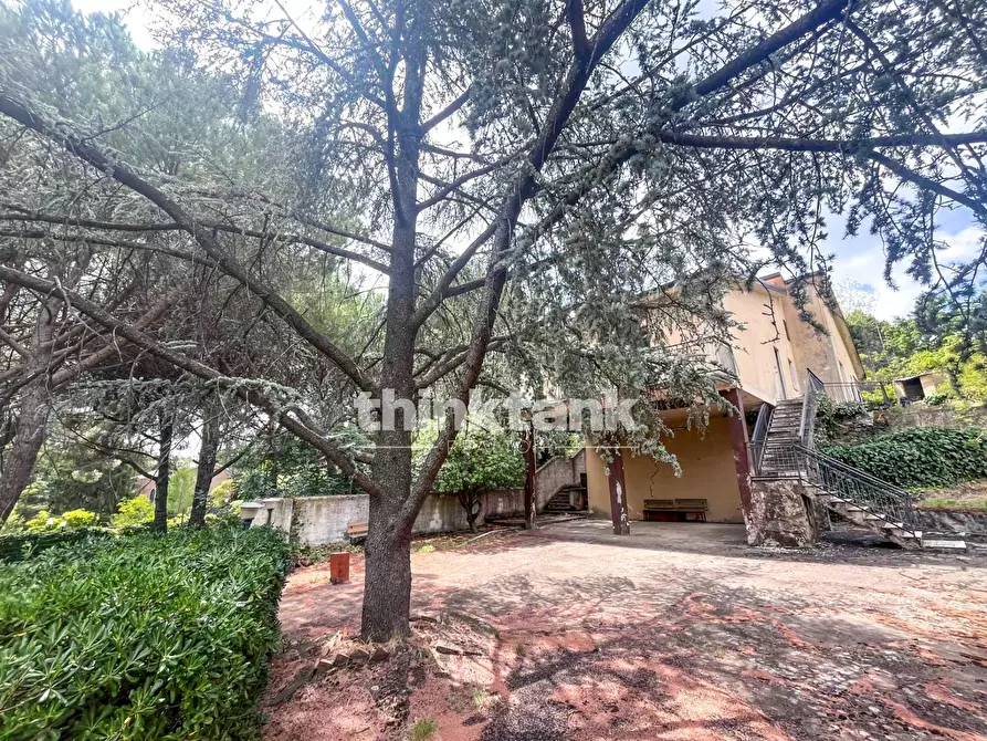 Immagine 1 di Villa in vendita  in Via Tarderia 89 a Gravina Di Catania