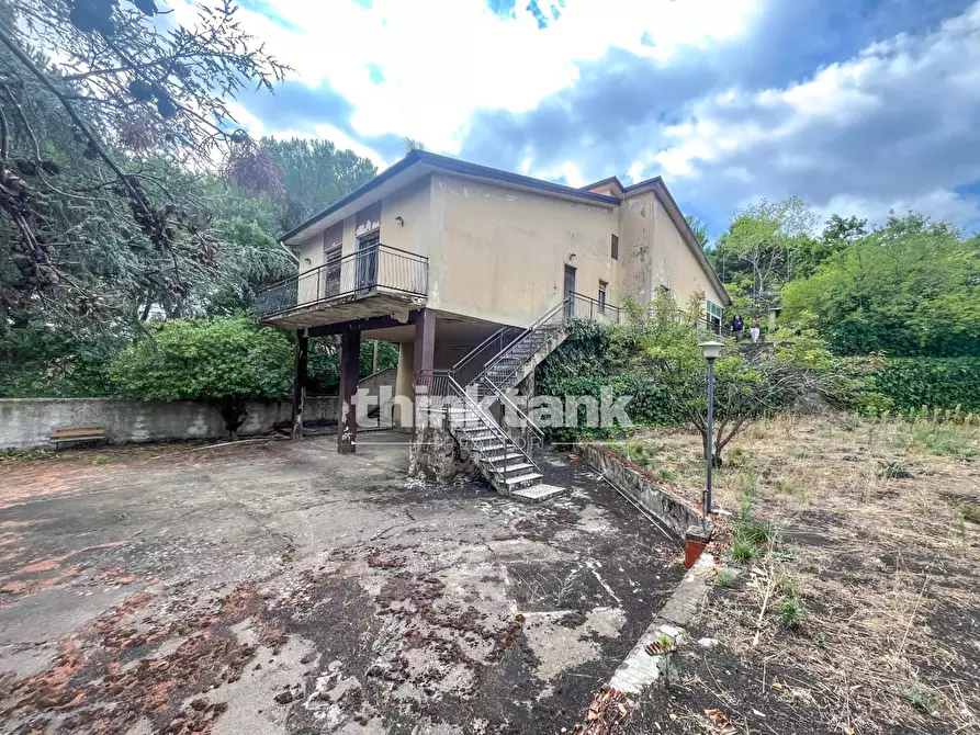 Immagine 9 di Villa in vendita  in Via Tarderia 89 a Gravina Di Catania