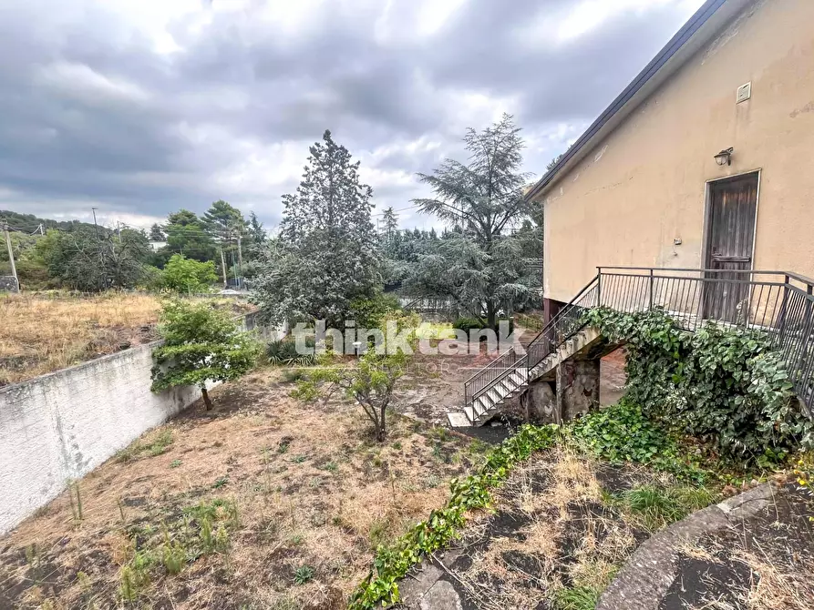 Immagine 10 di Villa in vendita  in Via Tarderia 89 a Gravina Di Catania