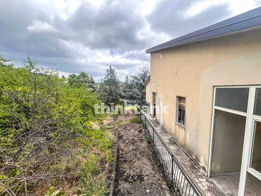 Immagine 12 di Villa in vendita  in Via Tarderia 89 a Gravina Di Catania