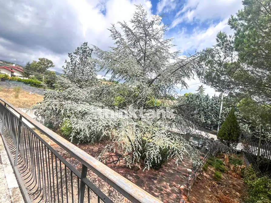 Immagine 16 di Villa in vendita  in Via Tarderia 89 a Gravina Di Catania