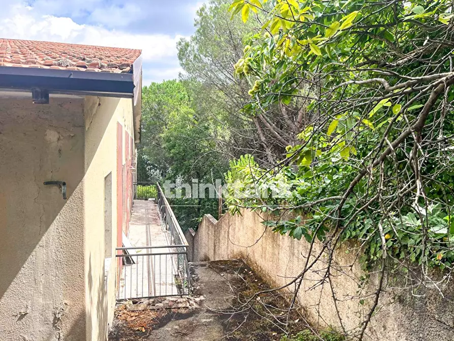 Immagine 18 di Villa in vendita  in Via Tarderia 89 a Gravina Di Catania