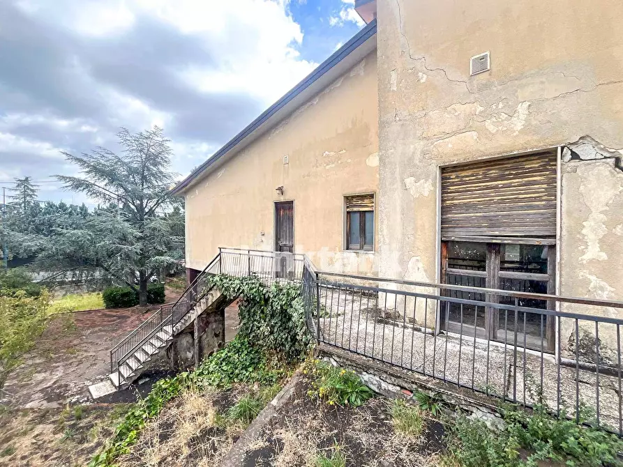 Immagine 19 di Villa in vendita  in Via Tarderia 89 a Gravina Di Catania