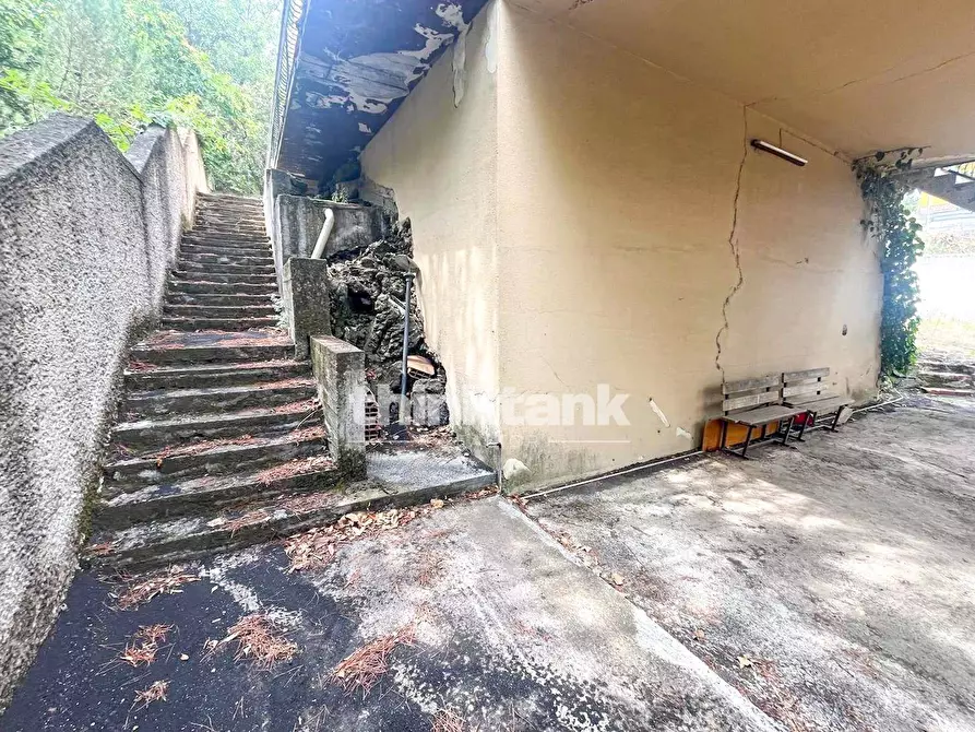 Immagine 20 di Villa in vendita  in Via Tarderia 89 a Gravina Di Catania