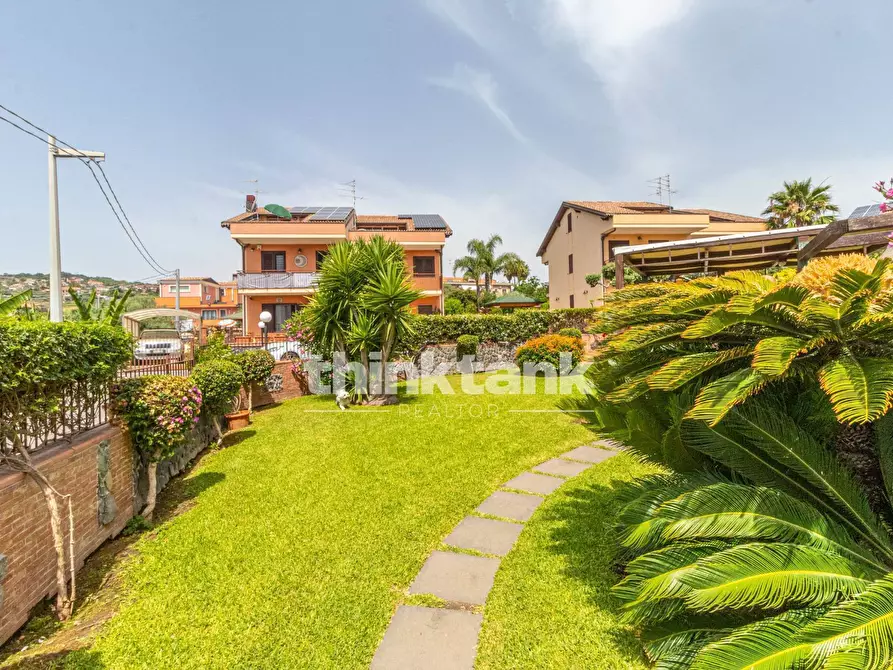 Immagine 8 di Villetta a schiera in vendita  in Via Capomulini snc a Acireale