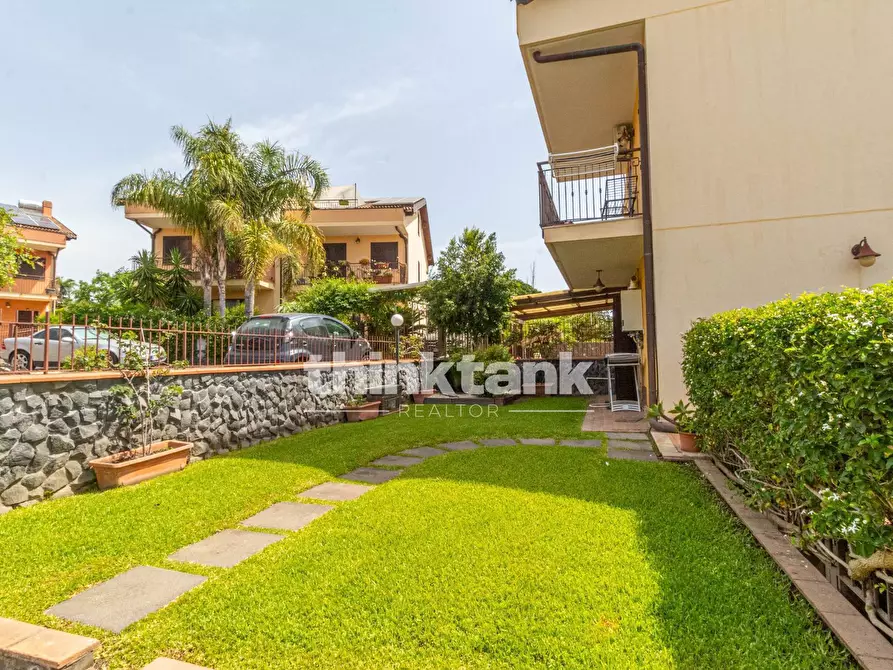 Immagine 11 di Villetta a schiera in vendita  in Via Capomulini snc a Acireale