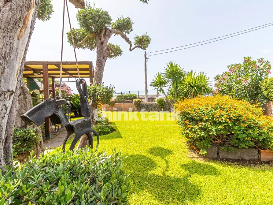 Immagine 6 di Villetta a schiera in vendita  in Via Capomulini snc a Acireale