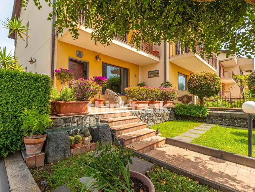 Immagine 2 di Villetta a schiera in vendita  in Via Capomulini snc a Acireale