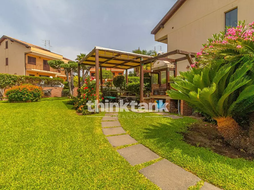 Immagine 5 di Villetta a schiera in vendita  in Via Capomulini snc a Acireale