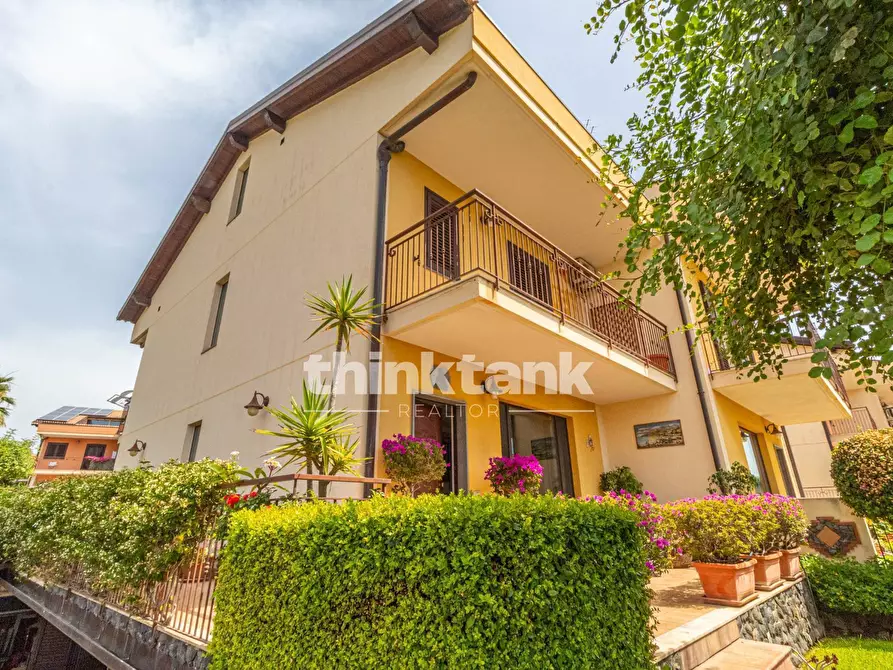 Immagine 11 di Villetta a schiera in affitto  in Via Capomulini snc a Acireale