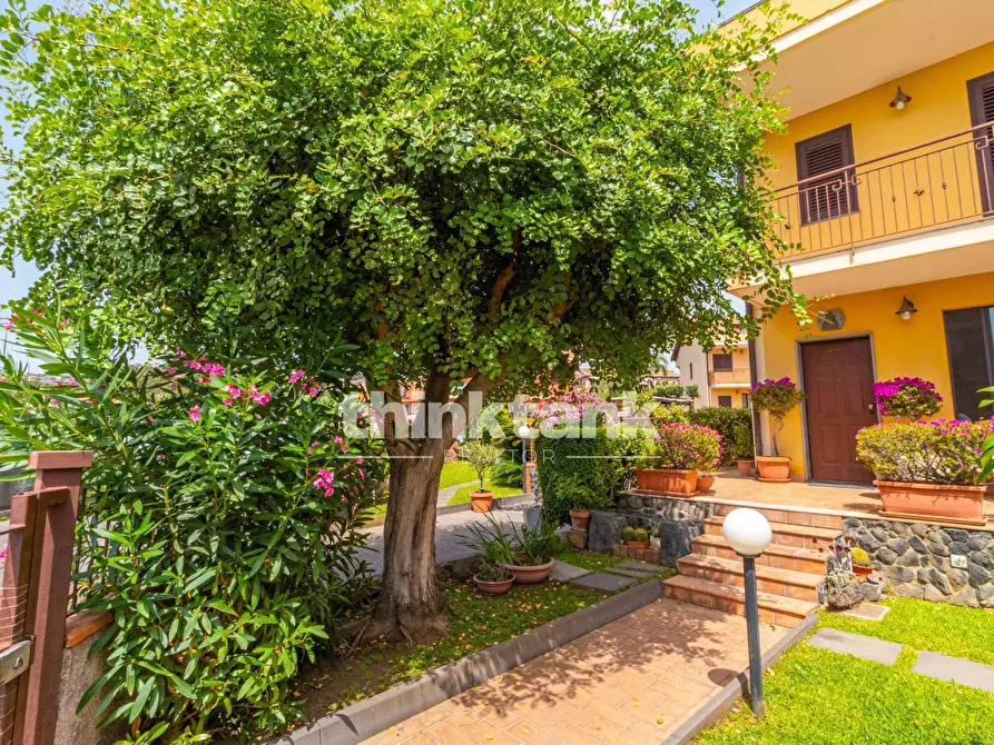 Immagine 42 di Villetta a schiera in affitto  in Via Capomulini snc a Acireale