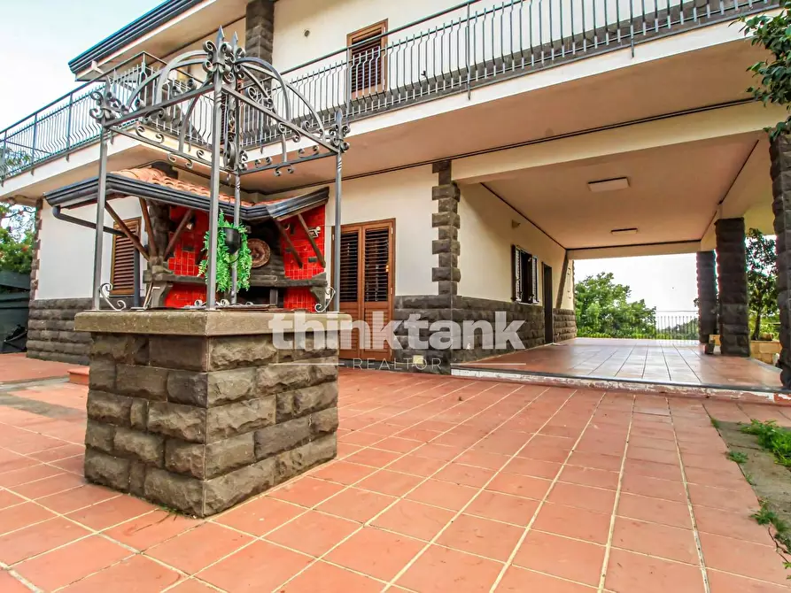 Immagine 8 di Villa in vendita  in Via Ombra a Gravina Di Catania