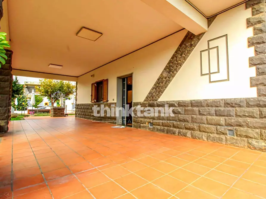 Immagine 56 di Villa in vendita  in Via Ombra a Gravina Di Catania