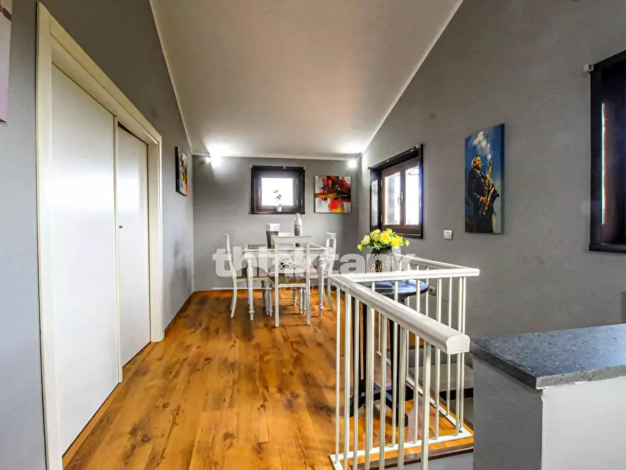 Immagine 34 di Villa in vendita  in Via Ombra a Gravina Di Catania