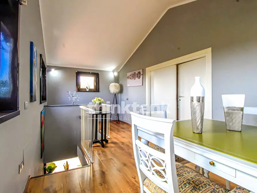 Immagine 35 di Villa in vendita  in Via Ombra a Gravina Di Catania