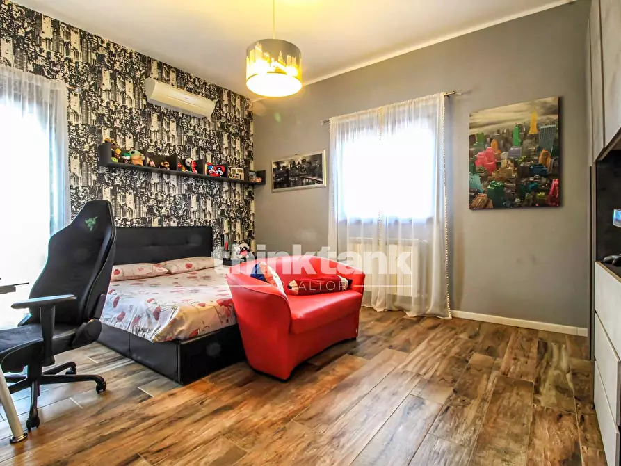 Immagine 21 di Villa in vendita  in Via Ombra a Gravina Di Catania