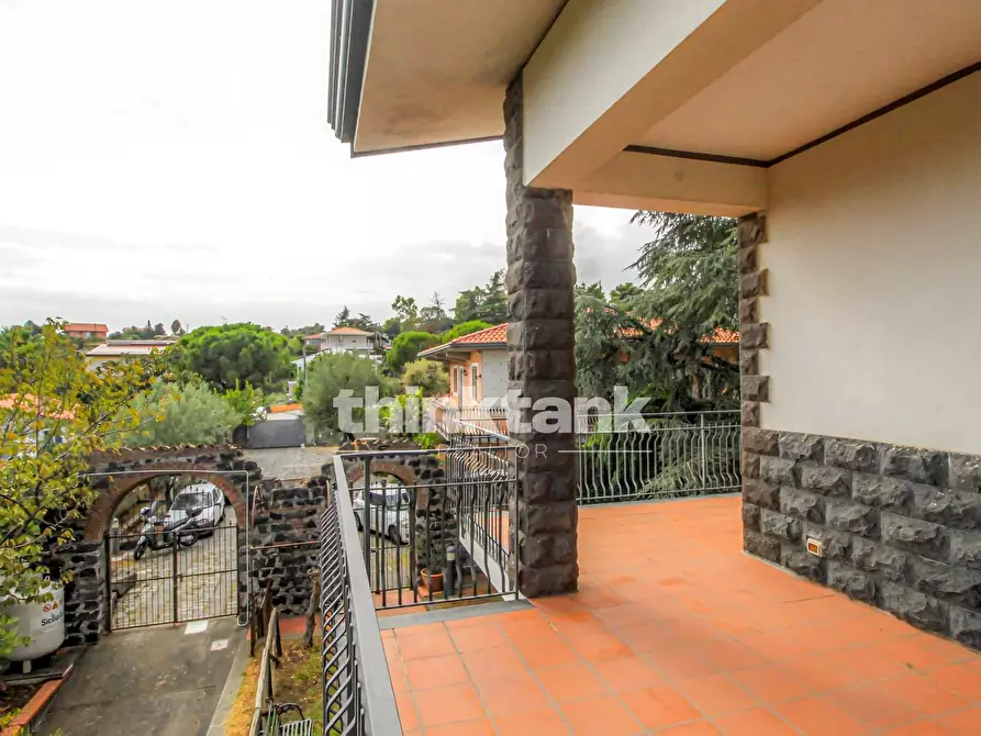 Immagine 54 di Villa in vendita  in Via Ombra a Gravina Di Catania