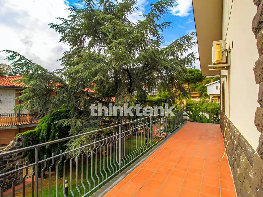 Immagine 58 di Villa in vendita  in Via Ombra a Gravina Di Catania