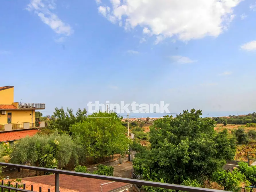 Immagine 27 di Villa in vendita  in Via Ombra a Gravina Di Catania