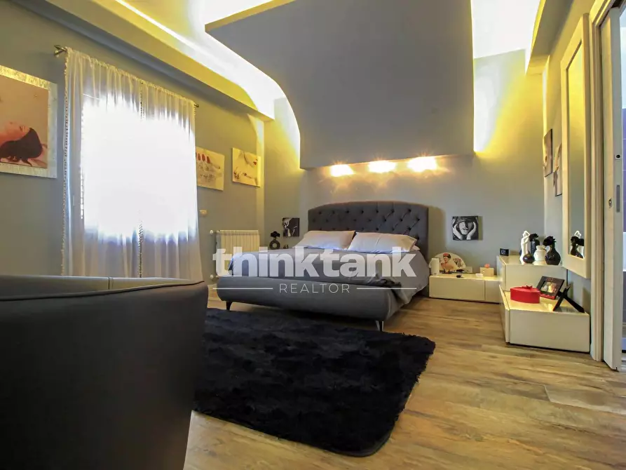 Immagine 30 di Villa in vendita  in Via Ombra a Gravina Di Catania