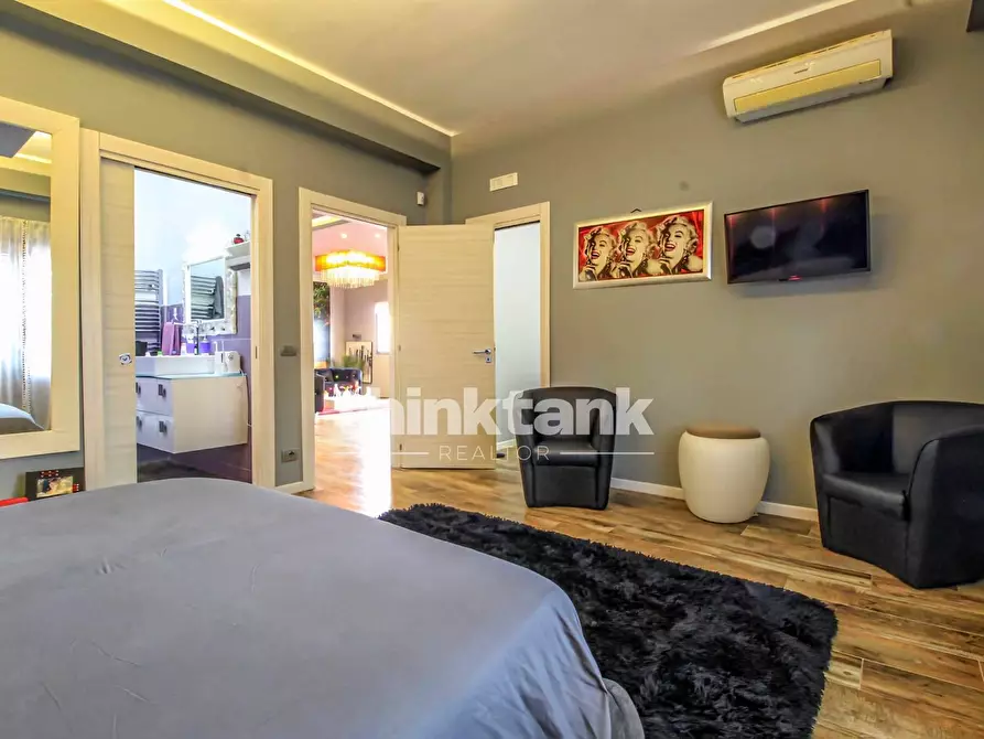 Immagine 31 di Villa in vendita  in Via Ombra a Gravina Di Catania