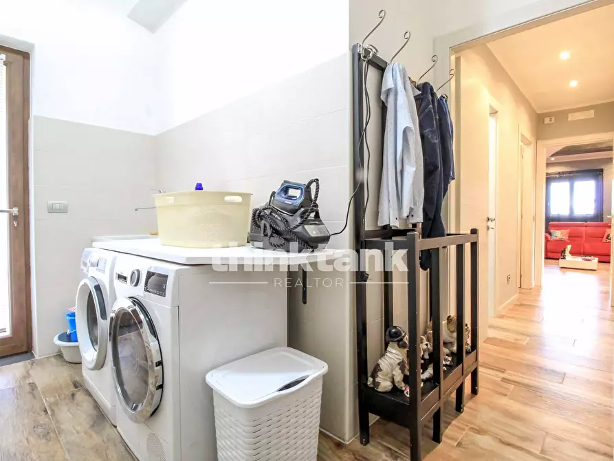 Immagine 38 di Villa in vendita  in Via Ombra a Gravina Di Catania