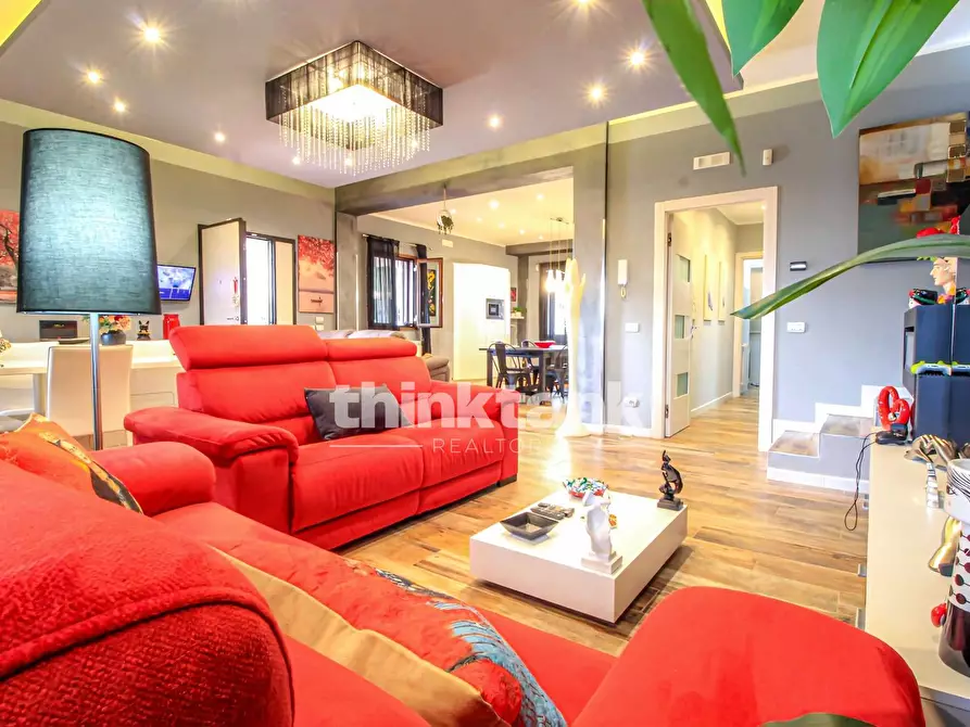 Immagine 18 di Villa in vendita  in Via Ombra a Gravina Di Catania