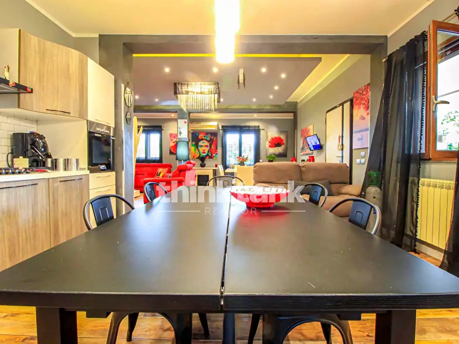 Immagine 15 di Villa in vendita  in Via Ombra a Gravina Di Catania