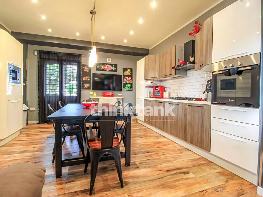 Immagine 14 di Villa in vendita  in Via Ombra a Gravina Di Catania