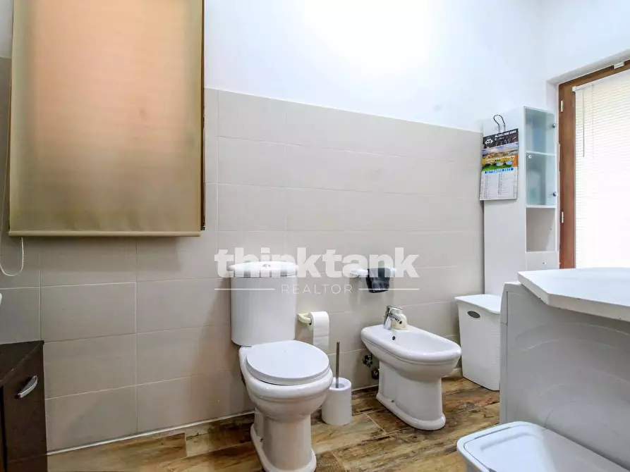 Immagine 37 di Villa in vendita  in Via Ombra a Gravina Di Catania