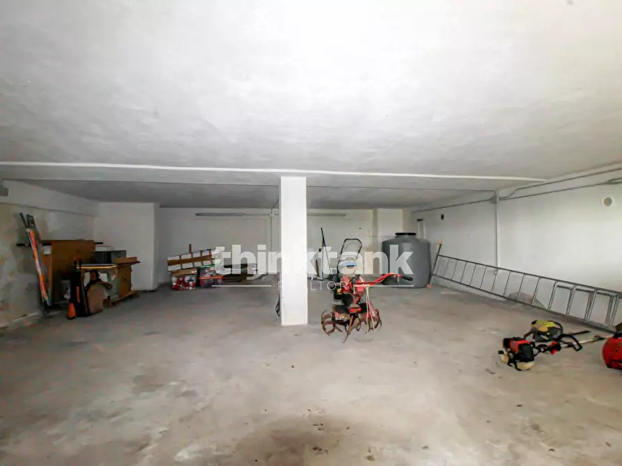 Immagine 46 di Villa in vendita  in Via Ombra a Gravina Di Catania