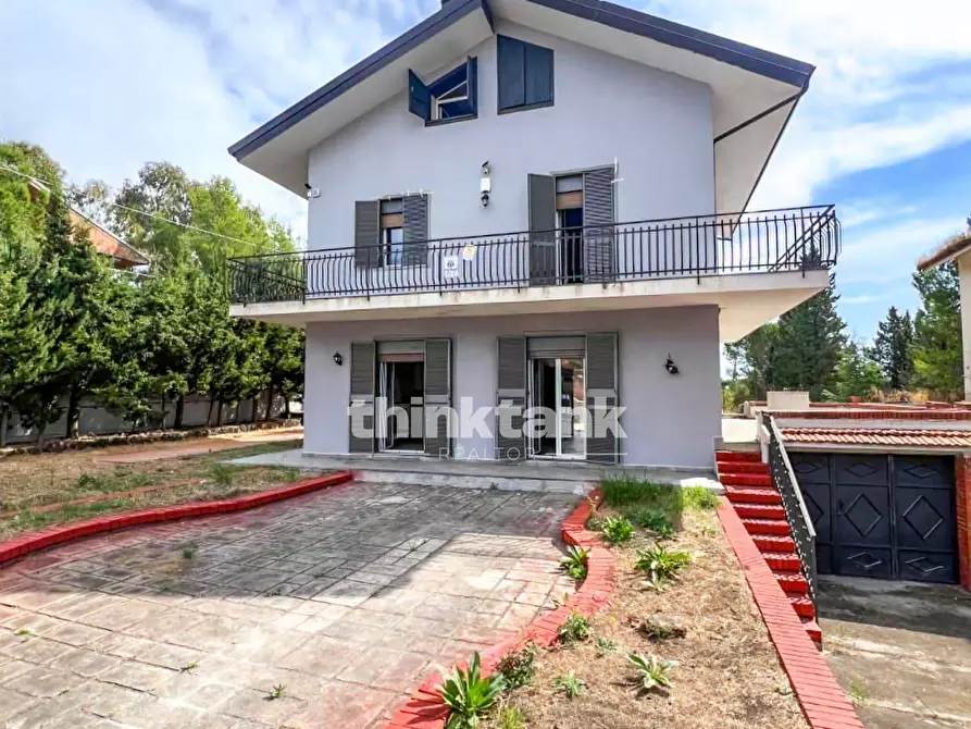 Immagine 2 di Villa in vendita  in Via Etnea a Nicolosi