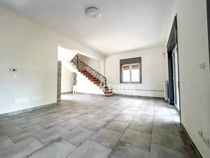 Immagine 4 di Villa in vendita  in Via Etnea a Nicolosi