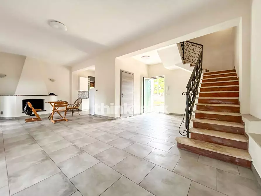 Immagine 5 di Villa in vendita  in Via Etnea a Nicolosi