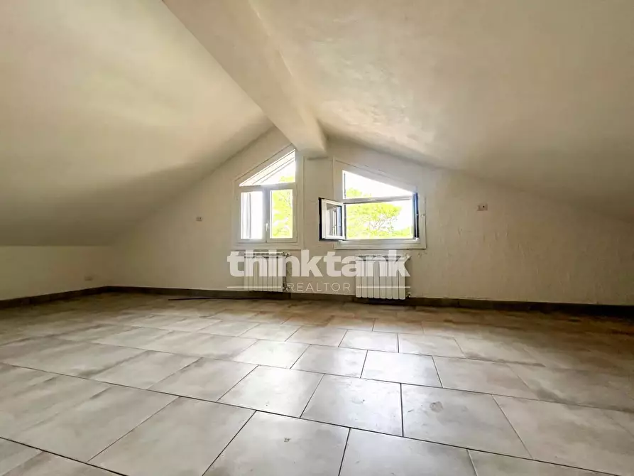 Immagine 17 di Villa in vendita  in Via Etnea a Nicolosi