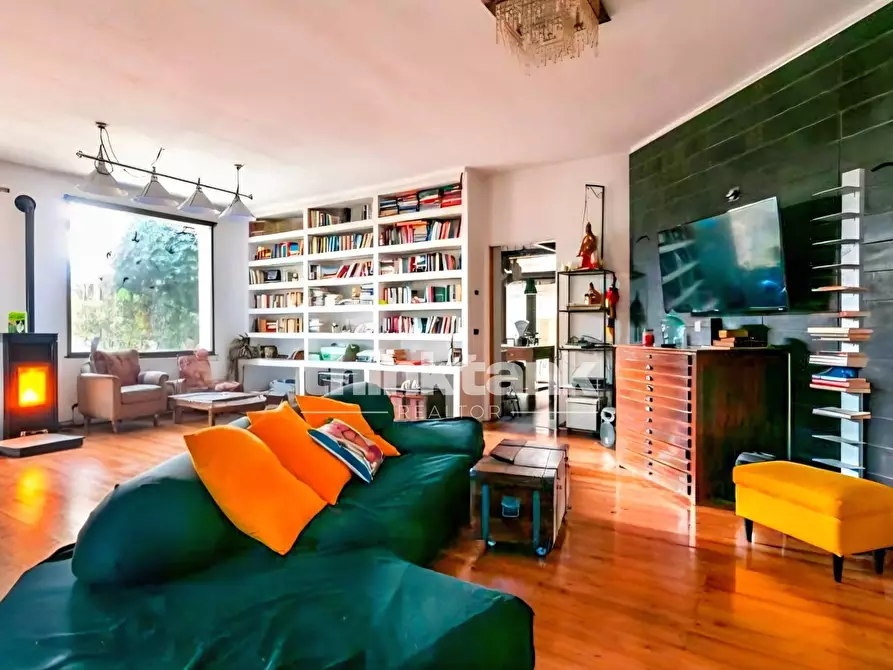 Immagine 4 di Villa in vendita  in Traversa fontana Mortilla a Siracusa