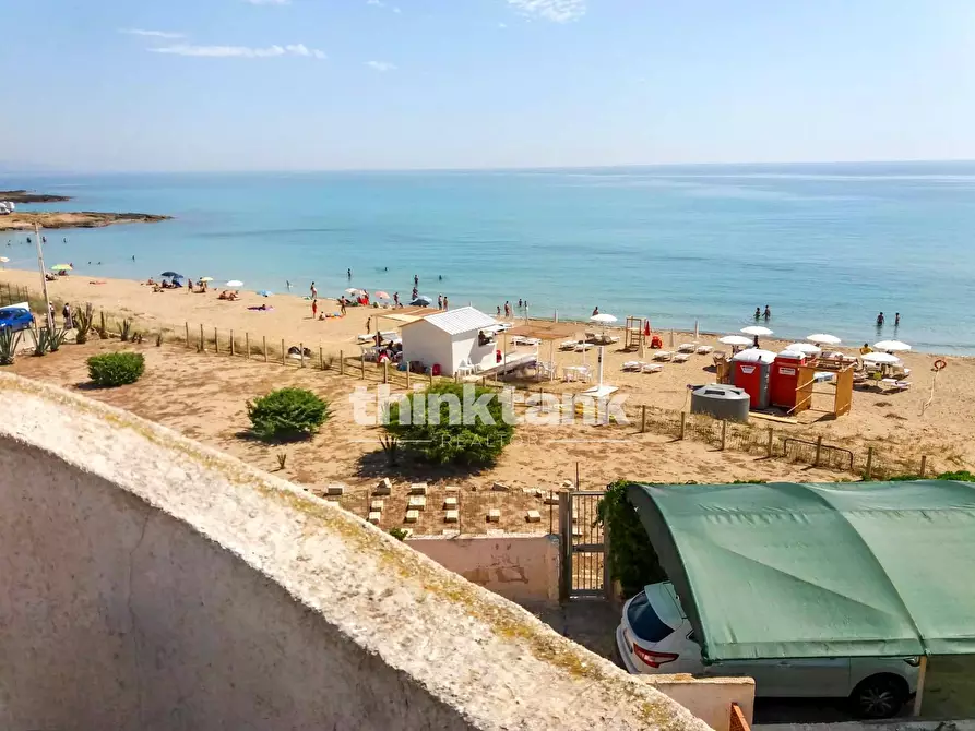 Immagine 1 di Villa in vendita  in Strada Consortile a Noto