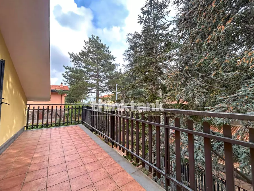 Immagine 17 di Villa in vendita  in Via Dei Cugini a Gravina Di Catania