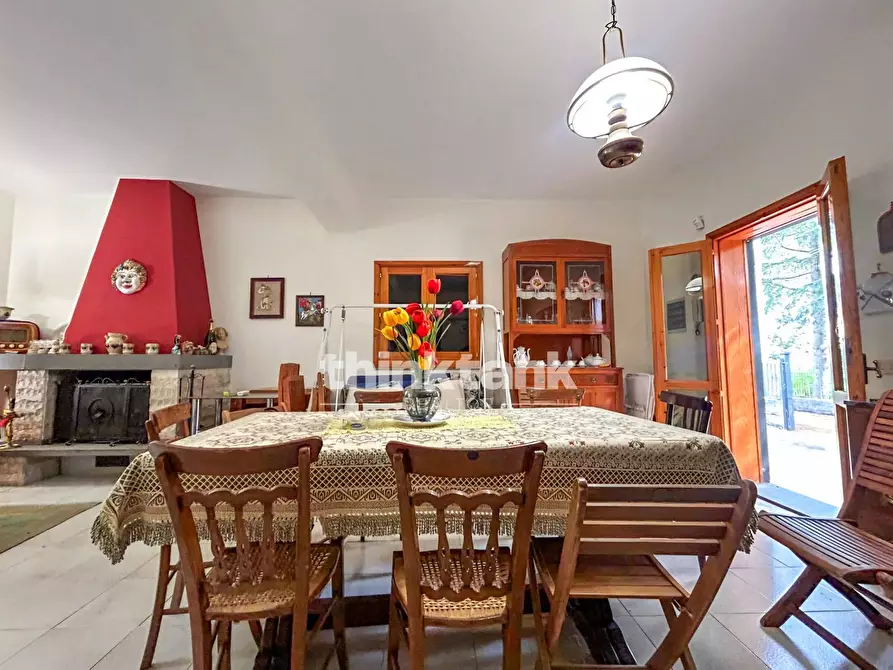 Immagine 5 di Villa in vendita  in Via Dei Cugini a Gravina Di Catania