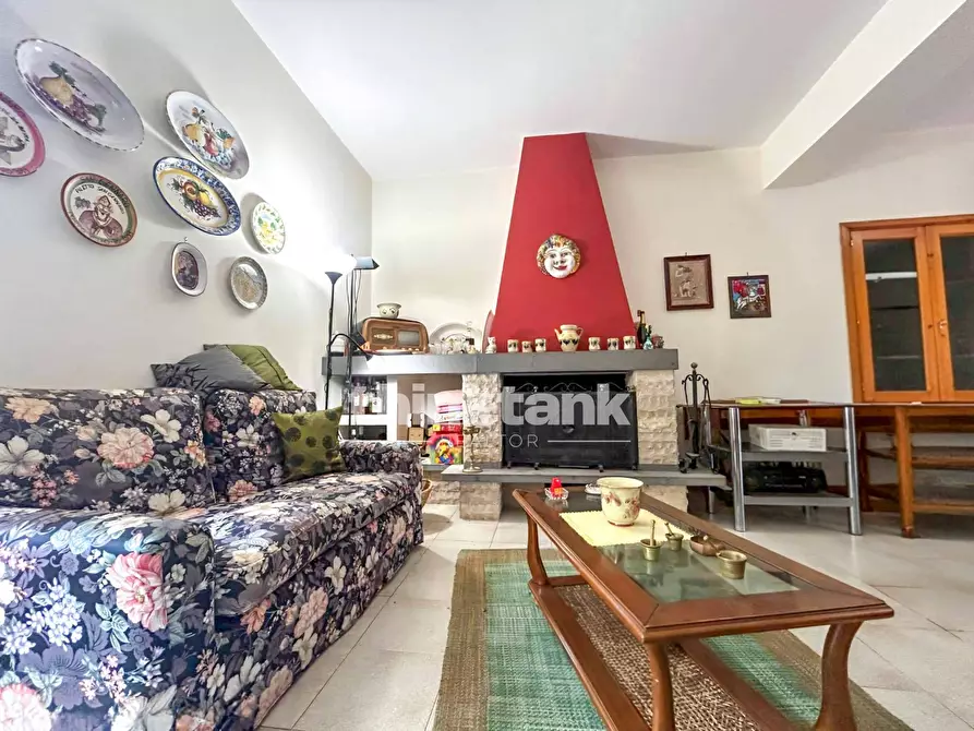 Immagine 4 di Villa in vendita  in Via Dei Cugini a Gravina Di Catania