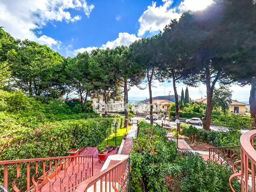 Immagine 14 di Villetta a schiera in vendita  in Via Papa Giovanni XXIII a Trecastagni