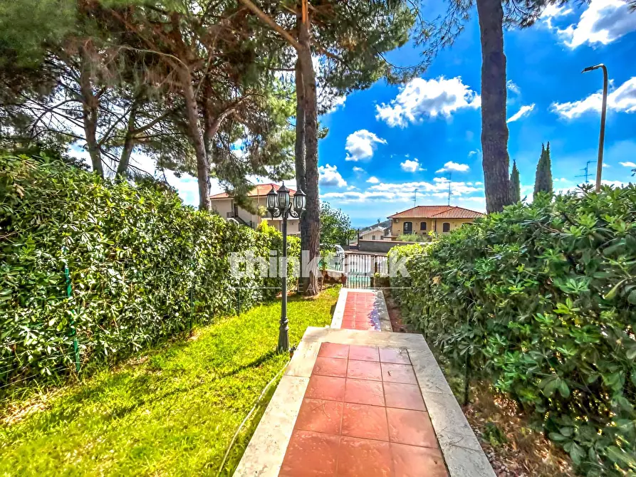 Immagine 4 di Villetta a schiera in vendita  in Via Papa Giovanni XXIII a Trecastagni