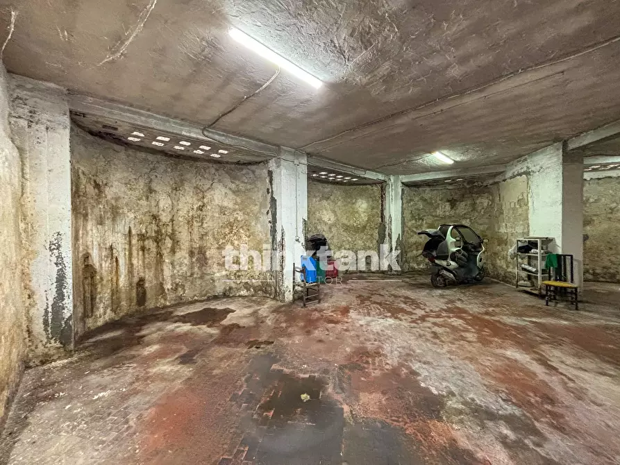 Immagine 2 di Box auto in vendita  in Via Tevere a Siracusa