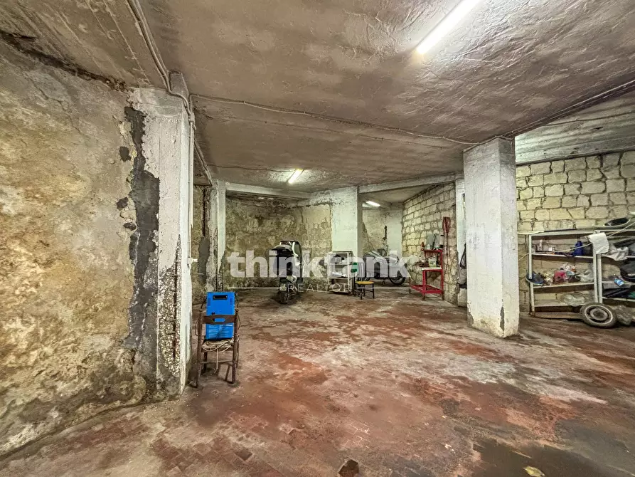 Immagine 3 di Box auto in vendita  in Via Tevere a Siracusa