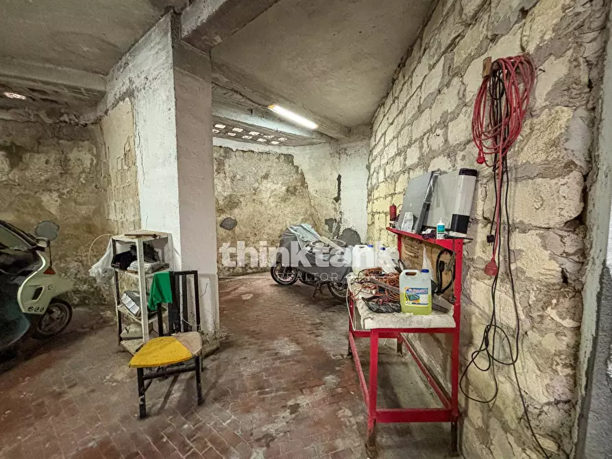 Immagine 5 di Box auto in vendita  in Via Tevere a Siracusa