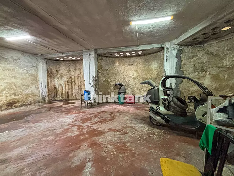 Immagine 4 di Box auto in vendita  in Via Tevere a Siracusa