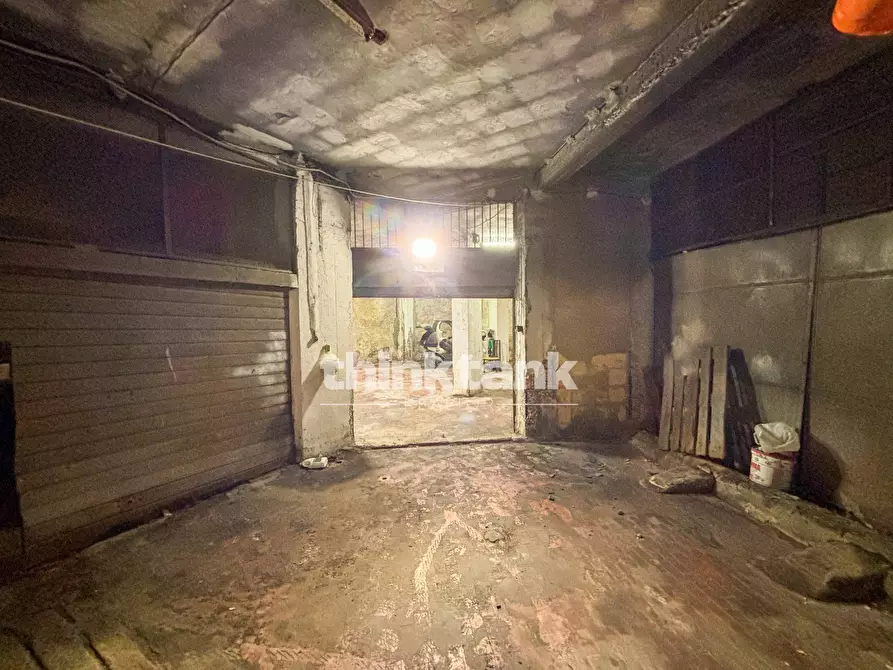 Immagine 1 di Box auto in vendita  in Via Tevere a Siracusa