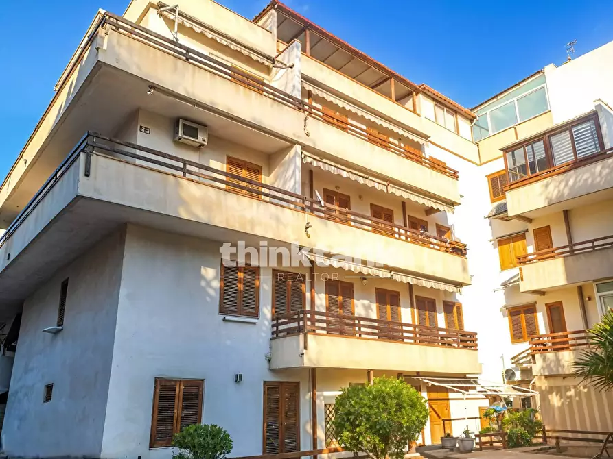 Immagine 18 di Appartamento in vendita  in Via Amerigo Vespucci a Furci Siculo