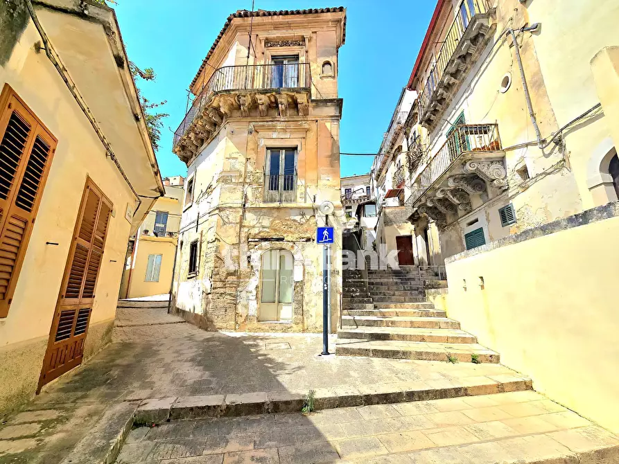 Immagine 1 di Casa indipendente in vendita  in Via Scale 33-35-37 a Ragusa