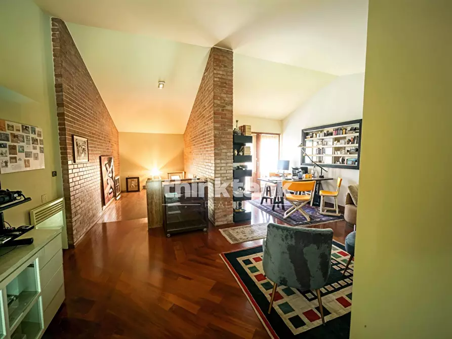 Immagine 36 di Villa in vendita  in Via G. Sanfilippo a Gravina Di Catania